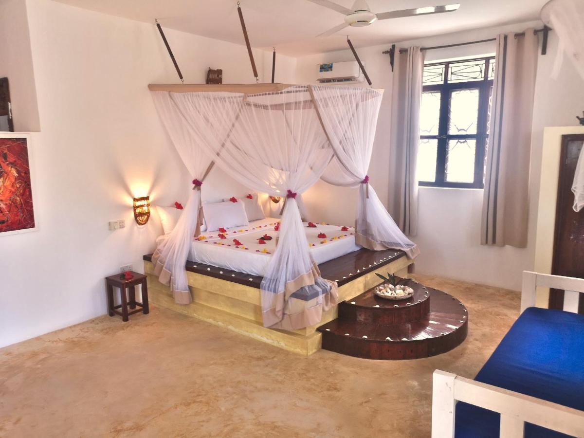 Moonshine Villa Hotel Пвани-Мчангани Экстерьер фото